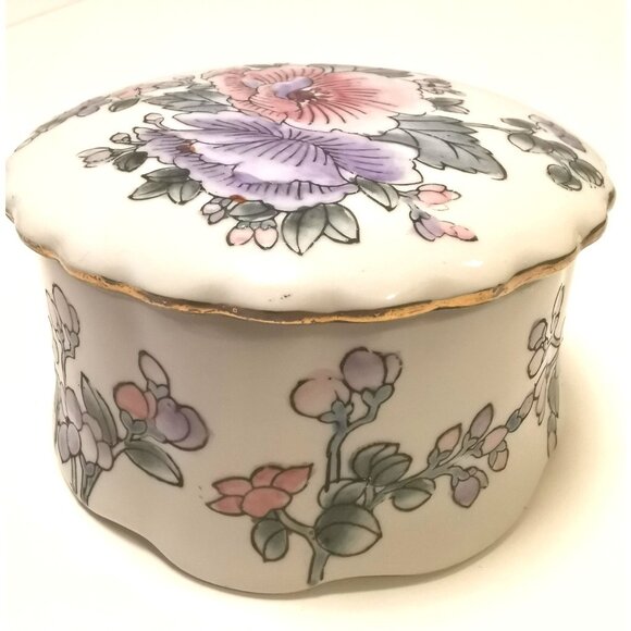 Vint. Chinese Porcelain Trinket Box Floral Scalloped Lid Gold Trim Signed CHINA - Picture 9 of 10